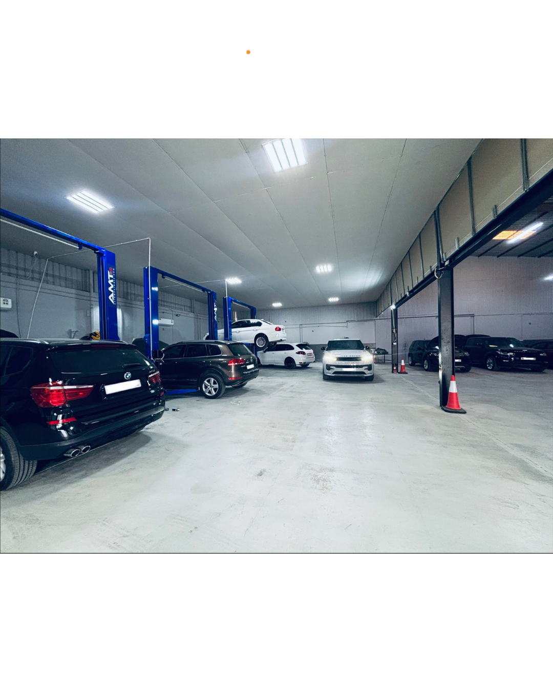 European vehicles in the MOTIX Garage workshop